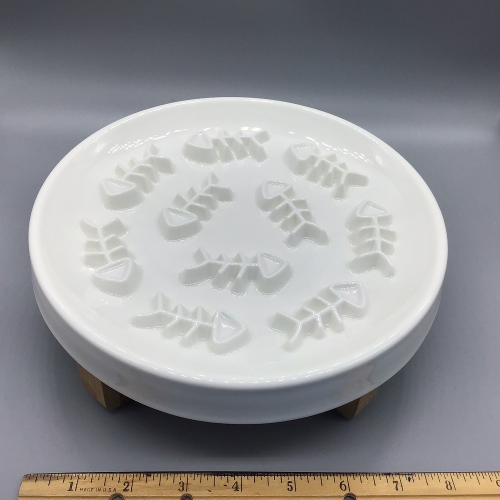 White 8" Round Ceramic Cat Dish Elevated Unique Fish Skelton Castings‎ Inside